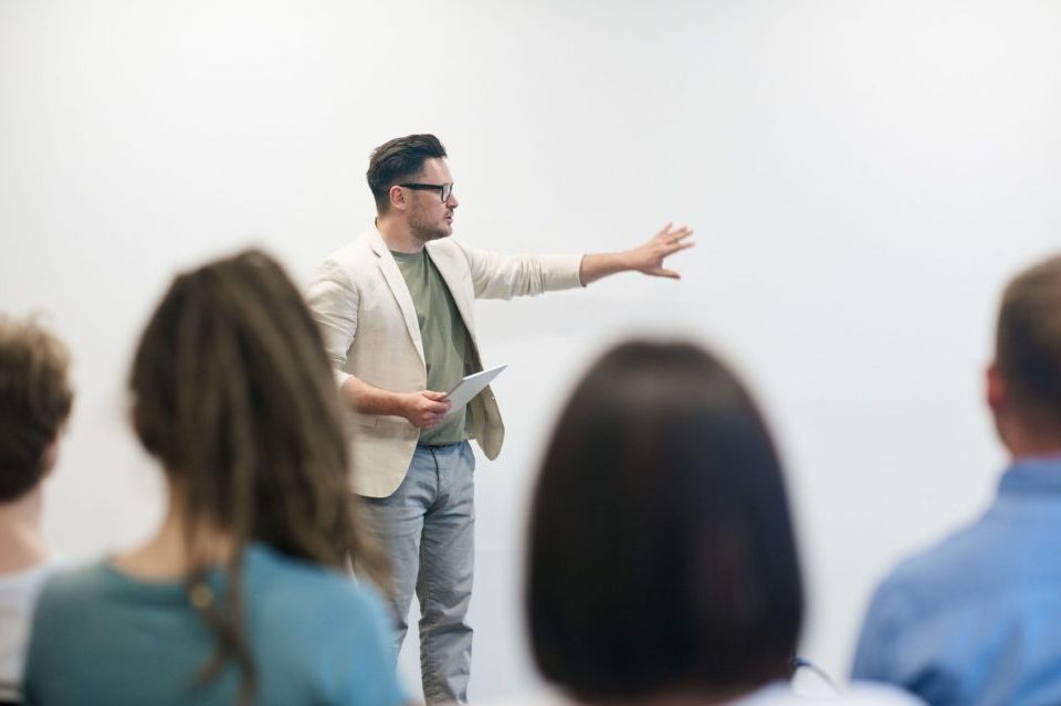 Enseigner l'anglais est un métier pour lequel il existe des formations spécifiques et dédiées